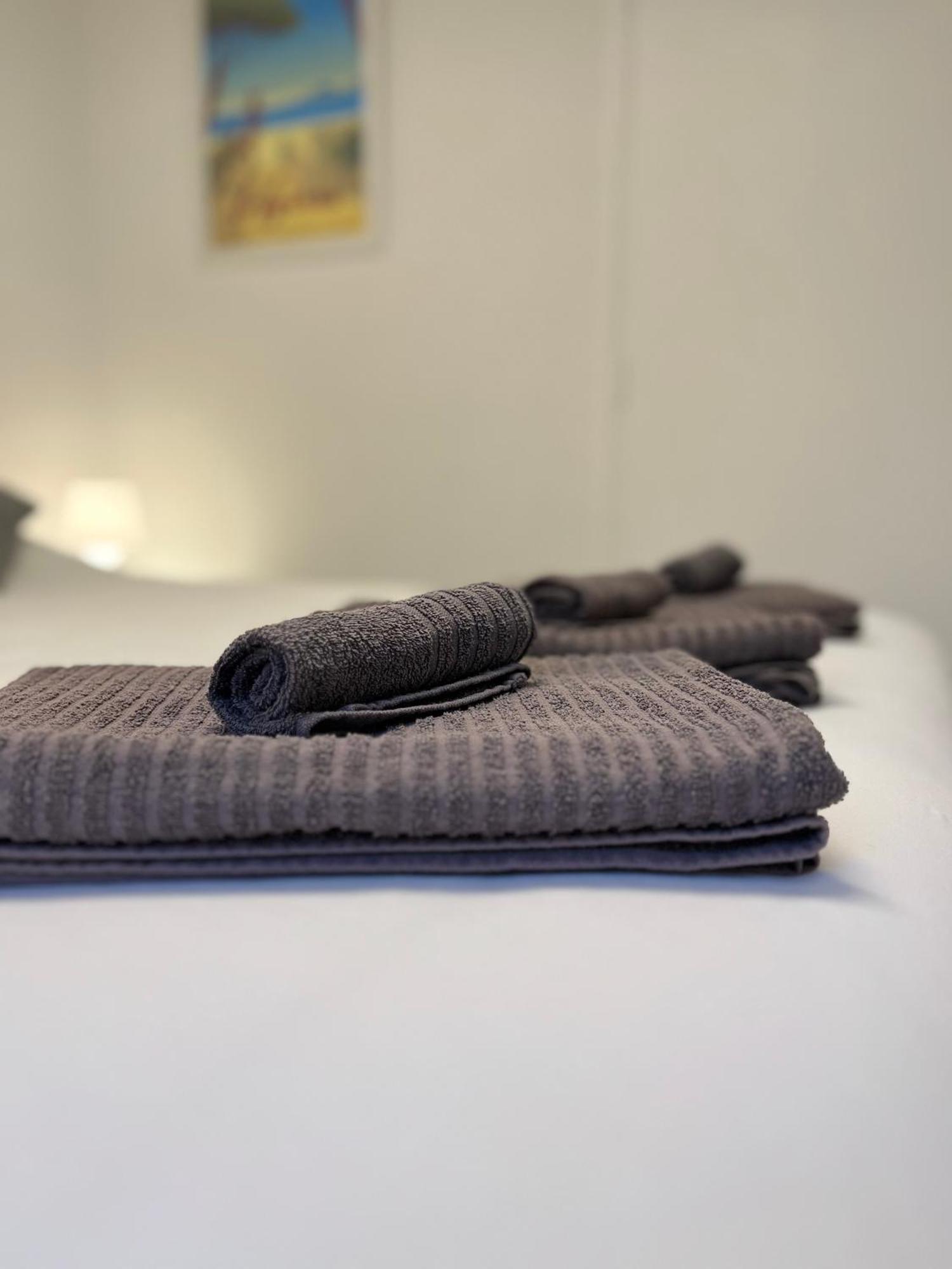 Vacances Arbanaises - Appartements Giens 耶尔 外观 照片