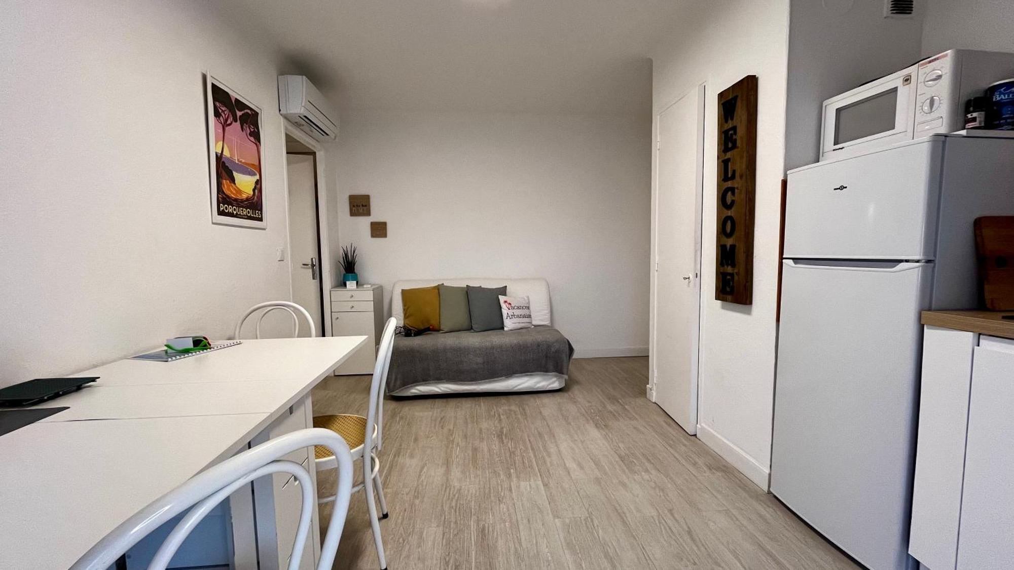 Vacances Arbanaises - Appartements Giens 耶尔 外观 照片
