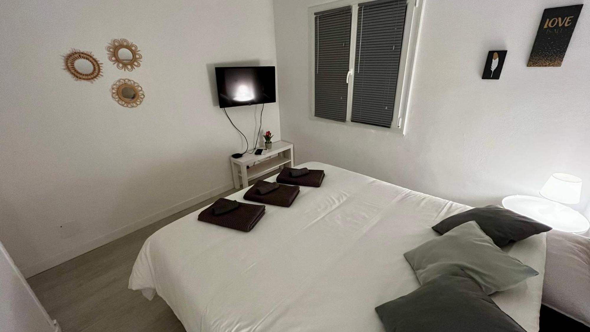 Vacances Arbanaises - Appartements Giens 耶尔 外观 照片