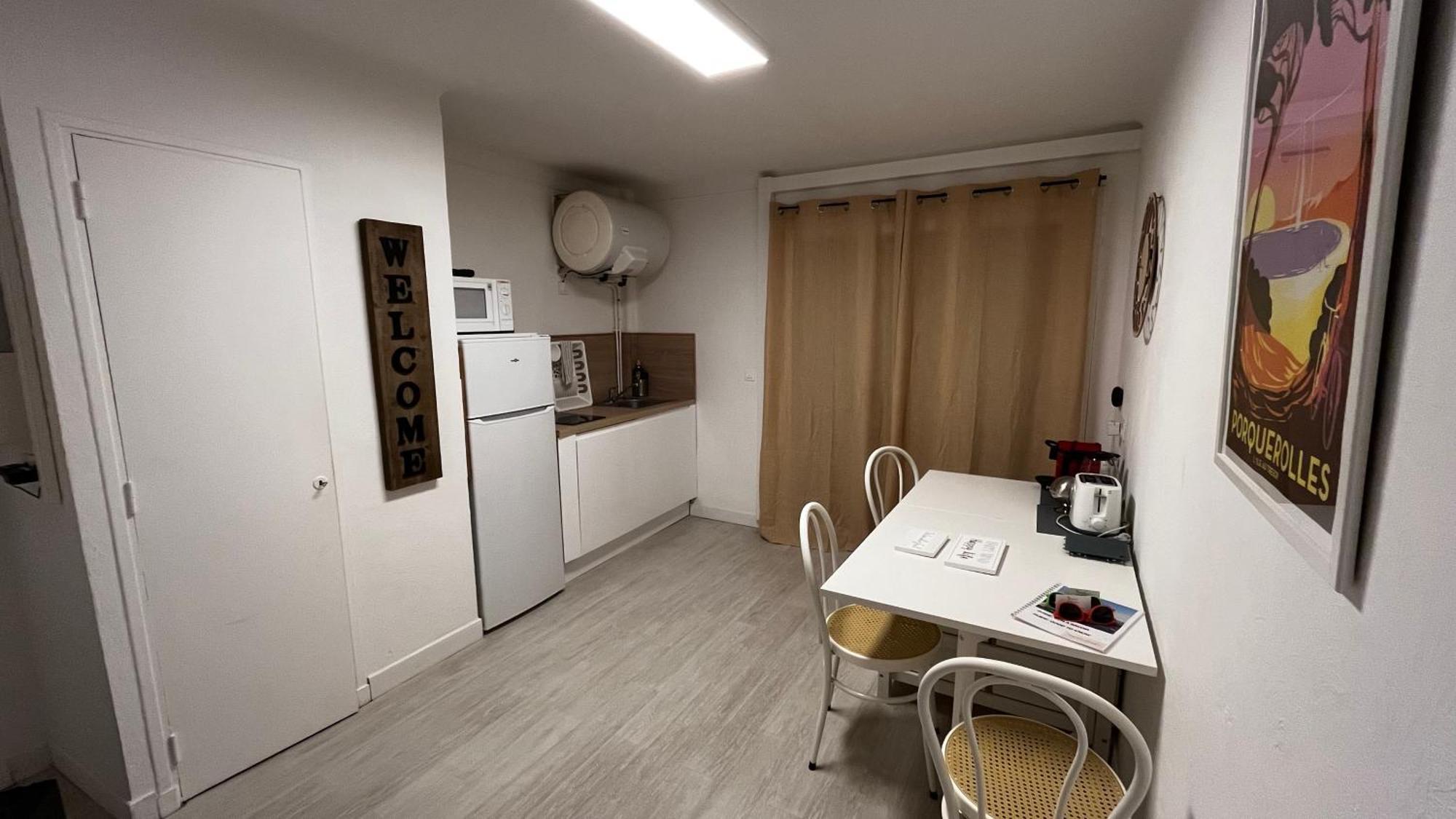 Vacances Arbanaises - Appartements Giens 耶尔 外观 照片