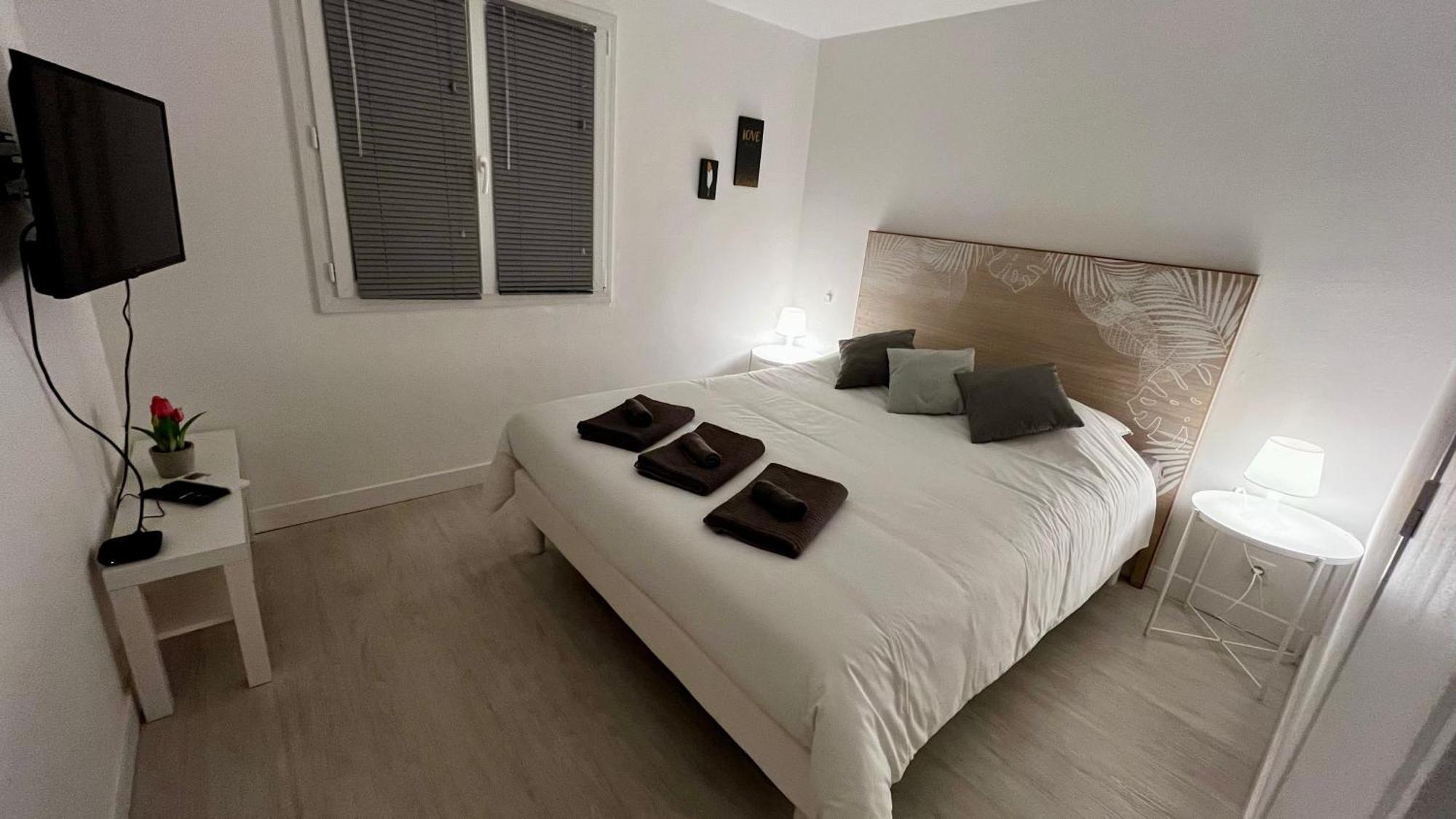 Vacances Arbanaises - Appartements Giens 耶尔 外观 照片
