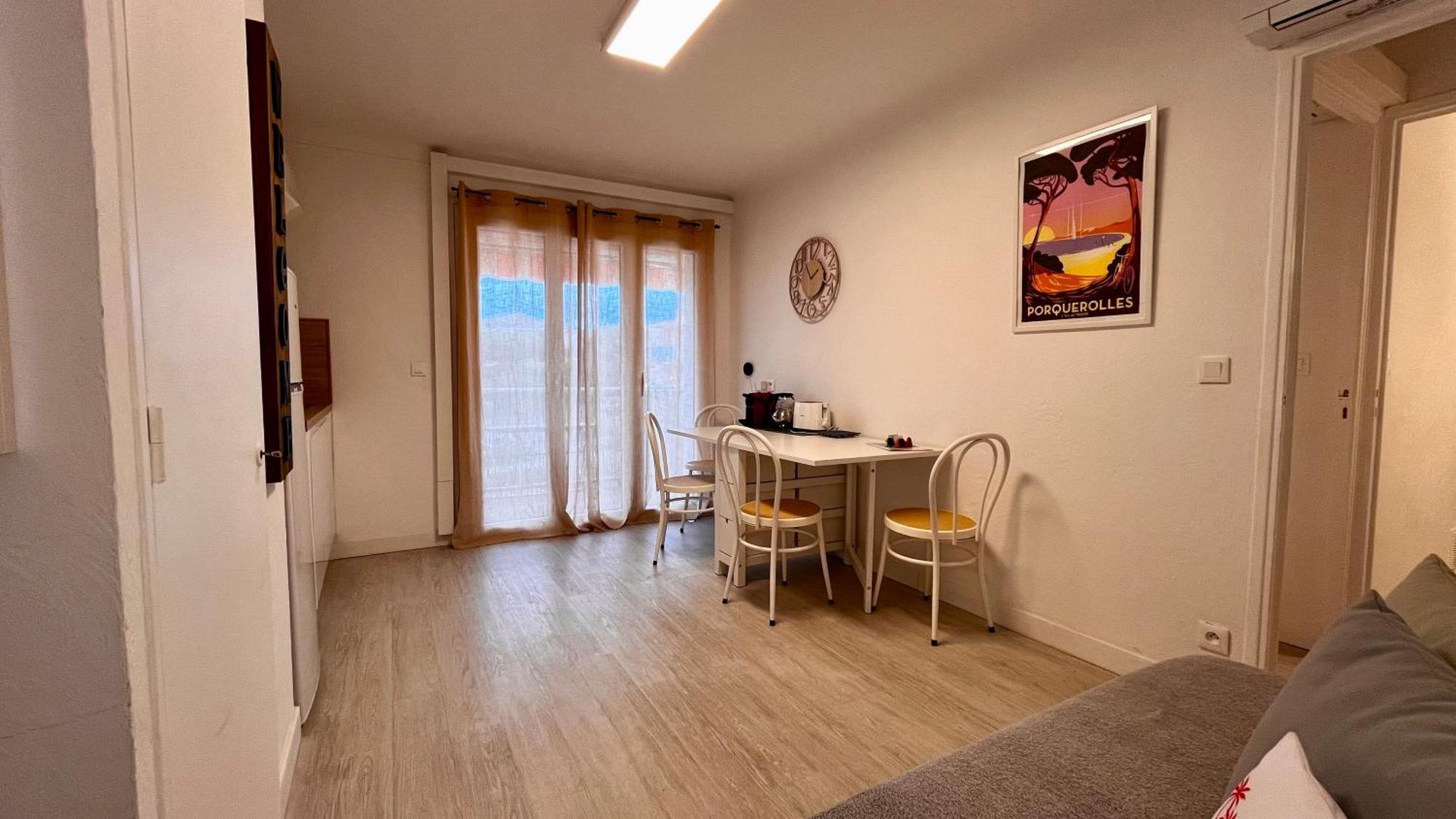 Vacances Arbanaises - Appartements Giens 耶尔 外观 照片