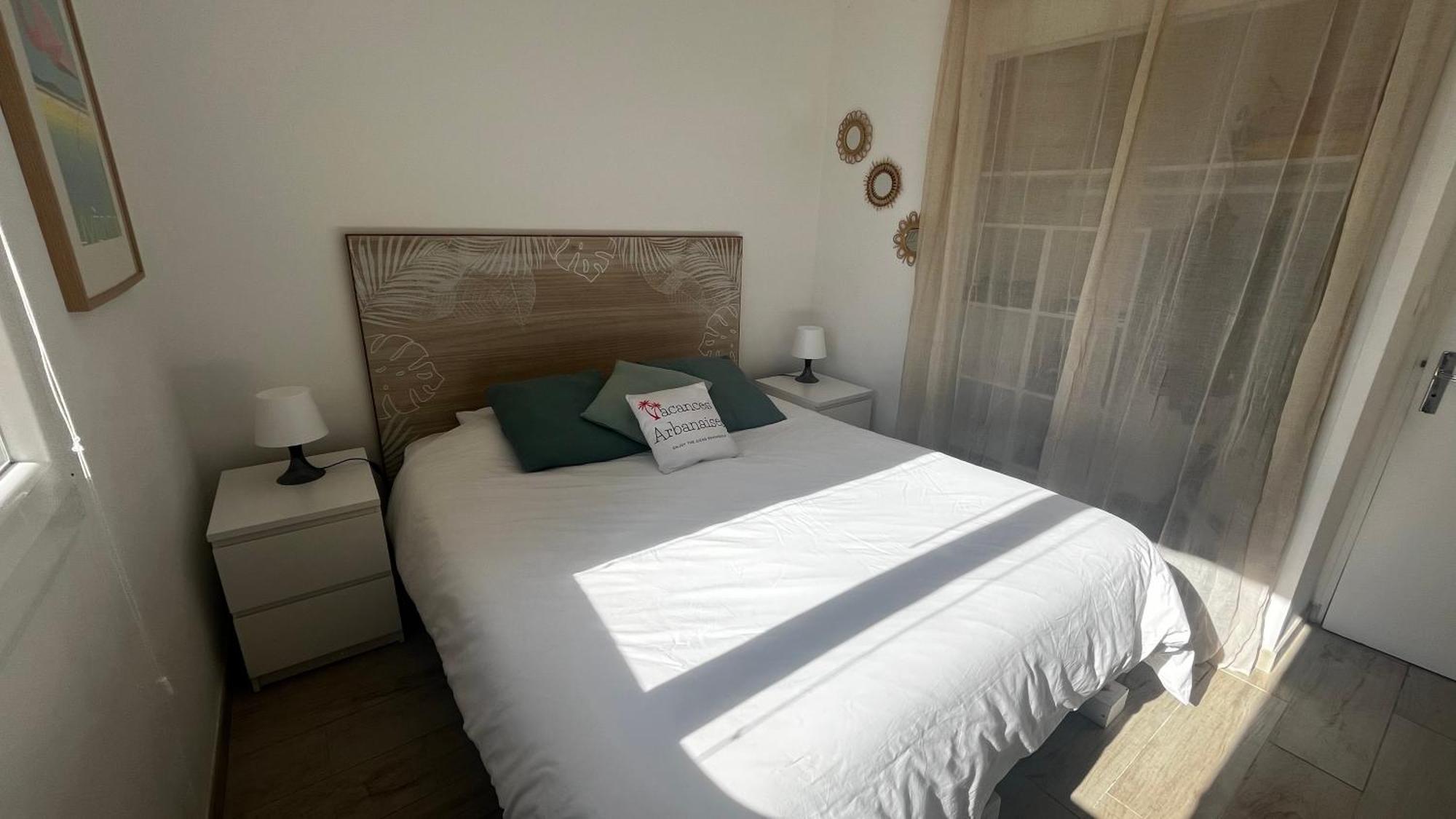 Vacances Arbanaises - Appartements Giens 耶尔 外观 照片